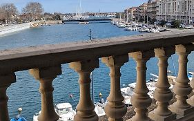 T3 avec TERRASSE avec VUE EXCEPTIONNELLE sur les QUAIS de SETE